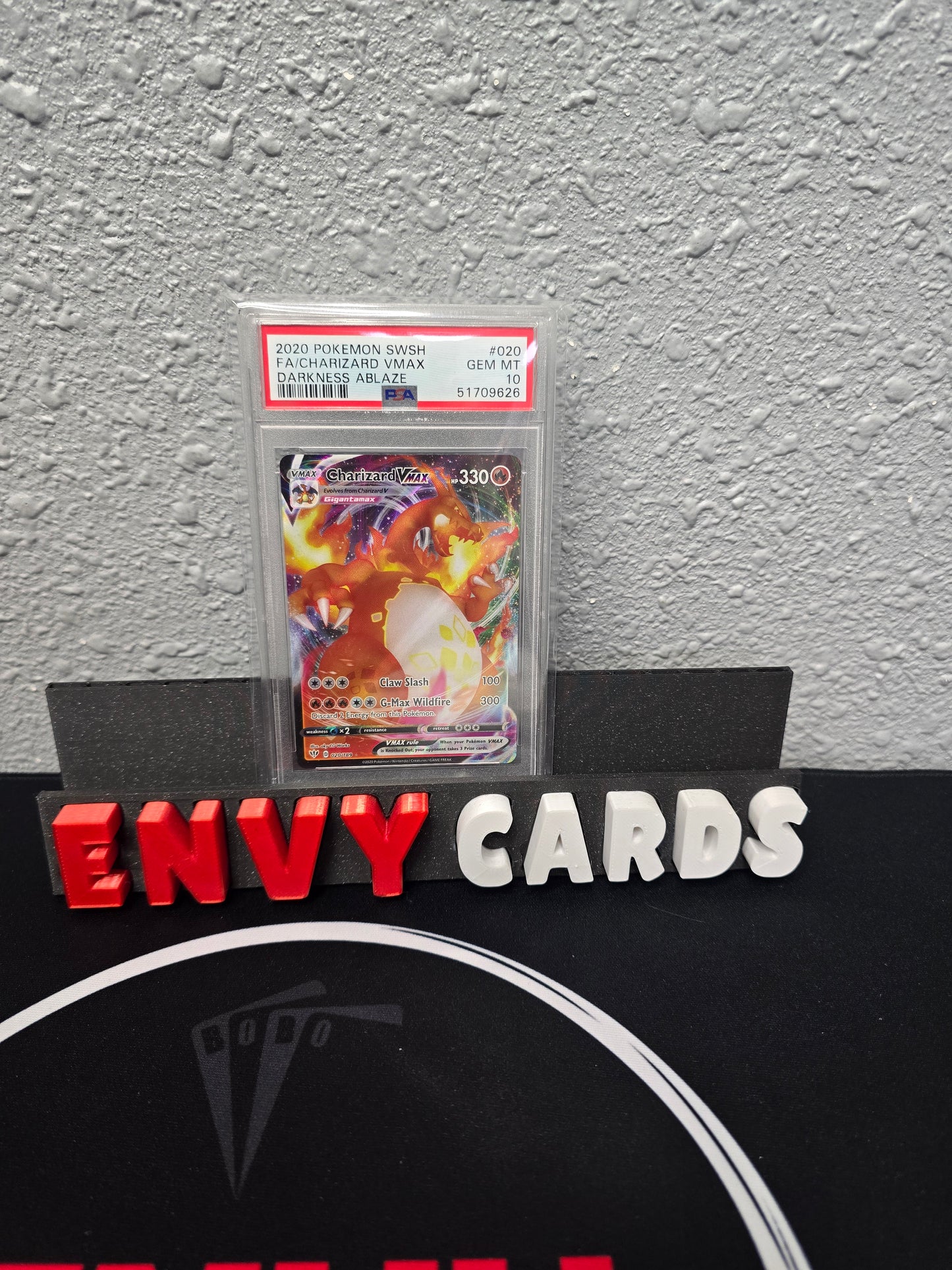 Charizard VMAX Rare Darkness Ablaze 020/189 PSA 10