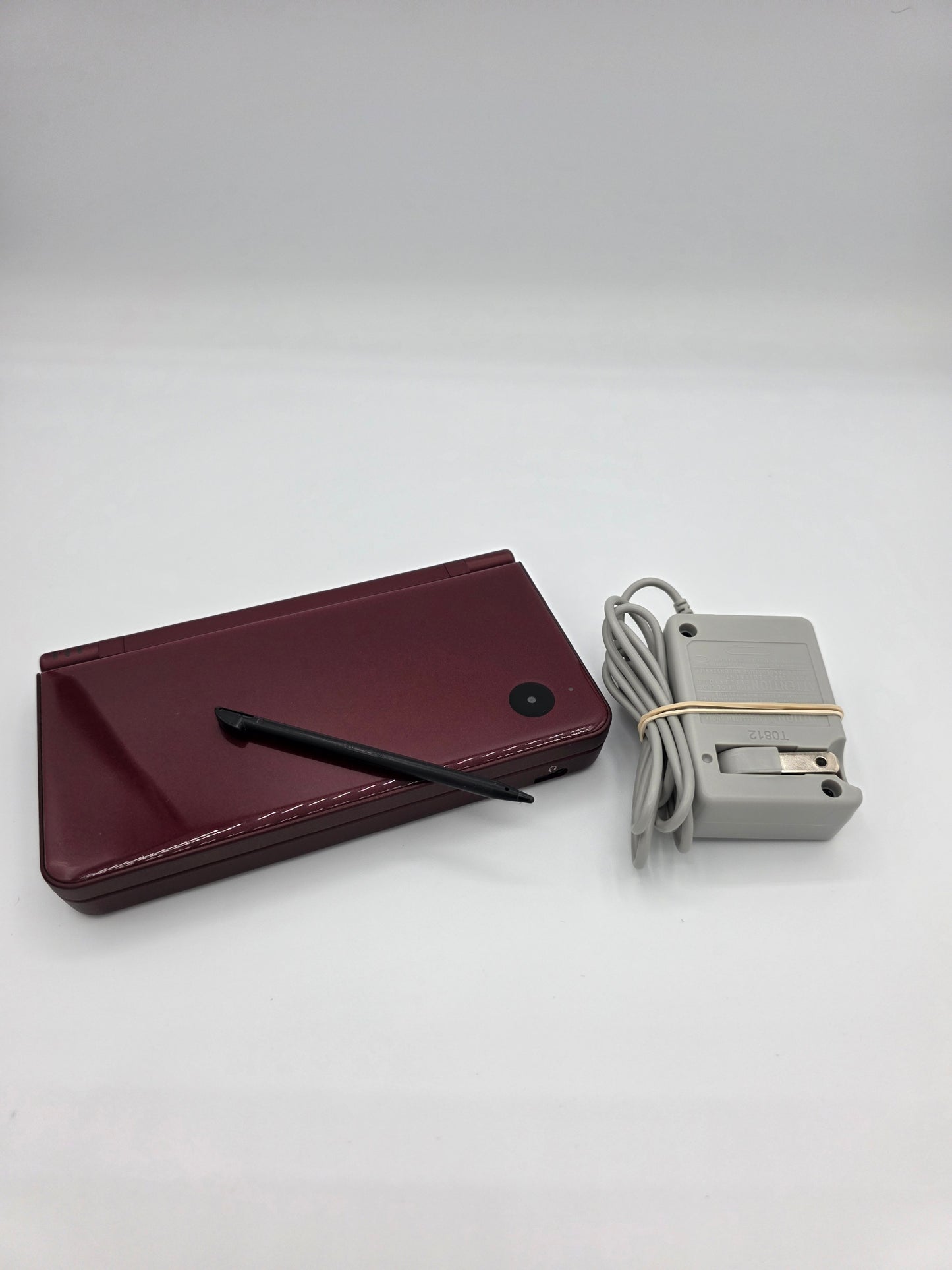 Nintendo DSi XL Handheld System - Burgundy - Tested