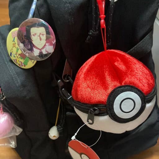 K-Wonderland - Pokemon Poké Ball Plush Pouch + Random Keychain 8cm SET