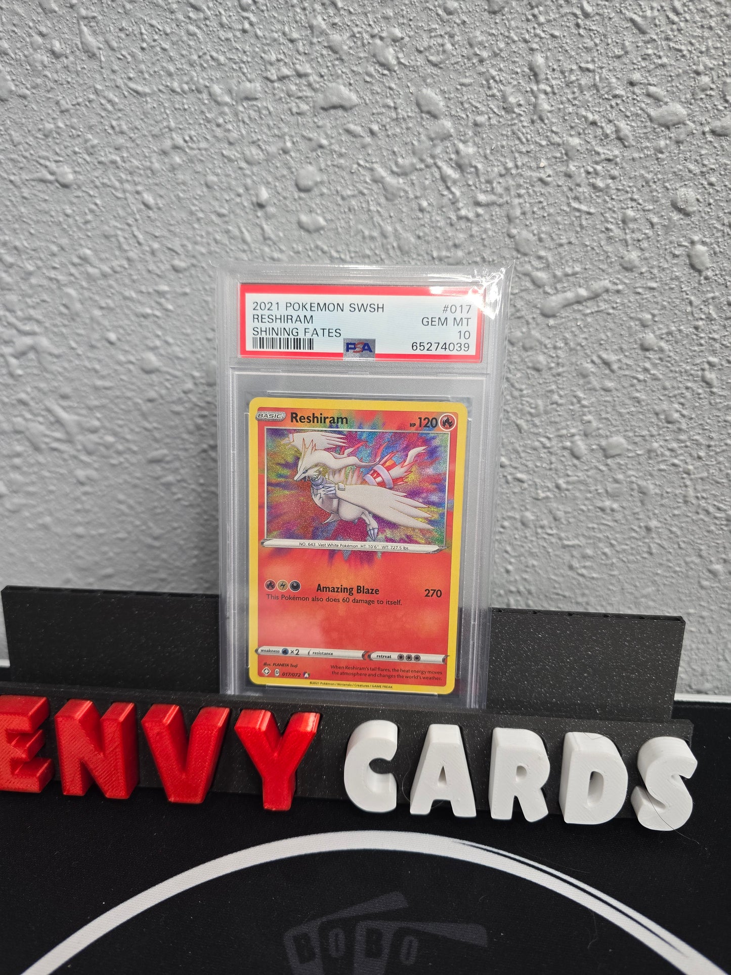 Reshiram Amazing Rare Shining Fates 017/072 PSA 10
